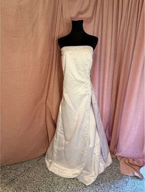 Strapless White Embroidered Wedding Dress Size 26